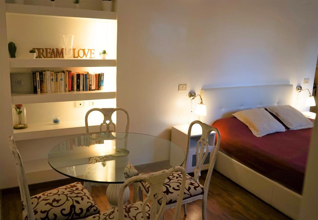 Apartmán Terrazzo Frattina Řím Exteriér fotografie